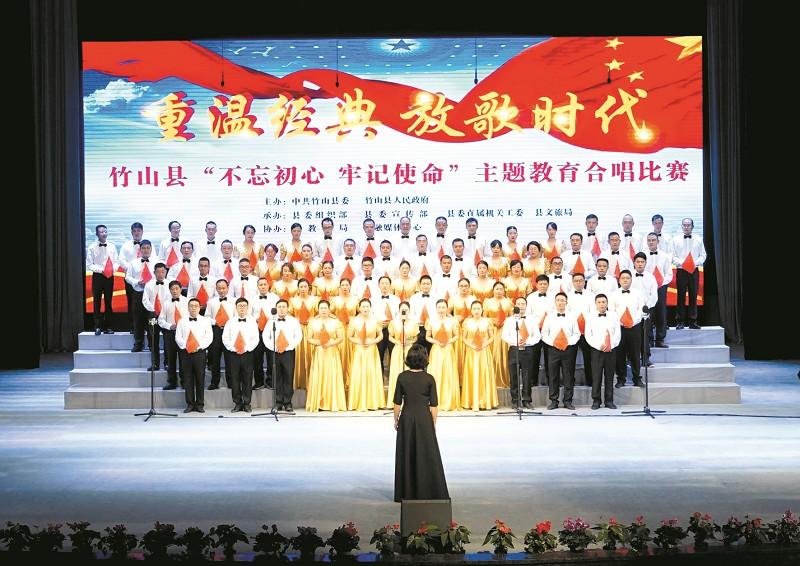 可爱吊带裙